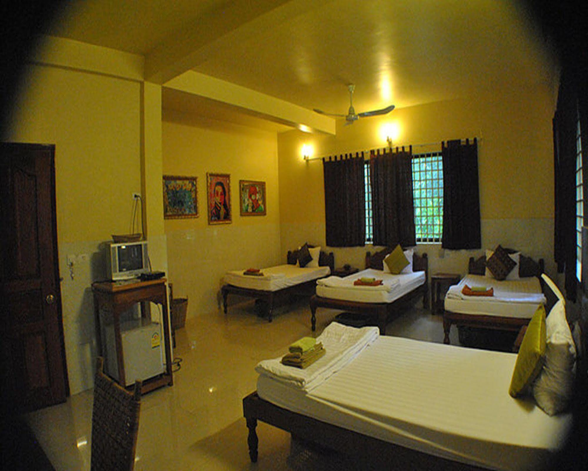 เซเว่นแคนเดิ้ลเกสท์เฮาส์ Hotel เสียมราฐ ภายนอก รูปภาพ