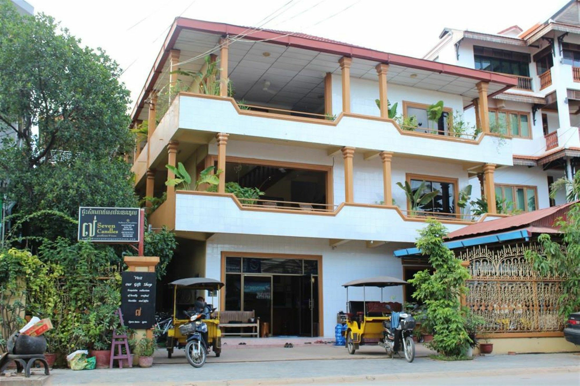 เซเว่นแคนเดิ้ลเกสท์เฮาส์ Hotel เสียมราฐ ภายนอก รูปภาพ